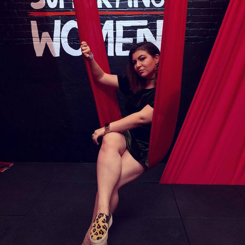 Meet your Posher, Theadora